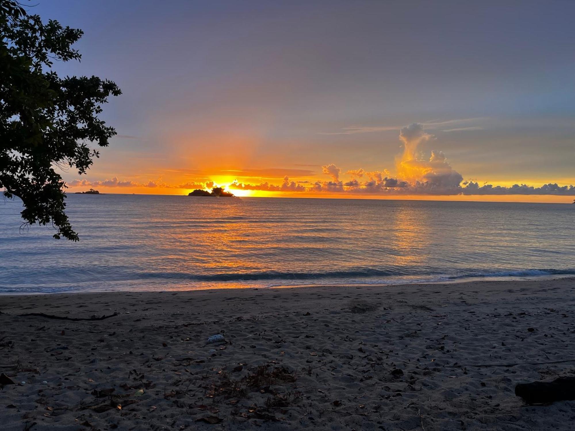 Maddekehaoo Eco Mansion Bed & Breakfast Koh Chang Bagian luar foto